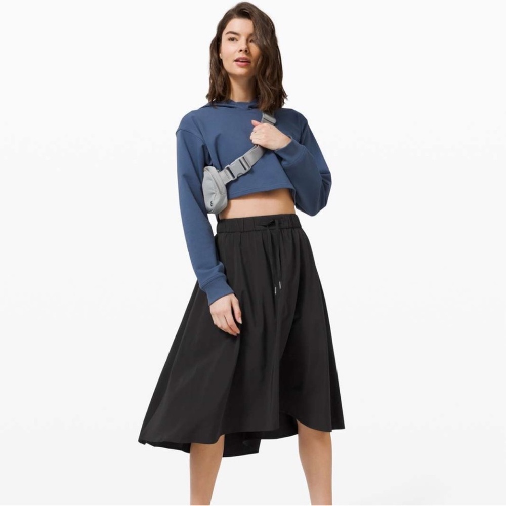 Lululemon Black Women's Skirt GUC Size 6